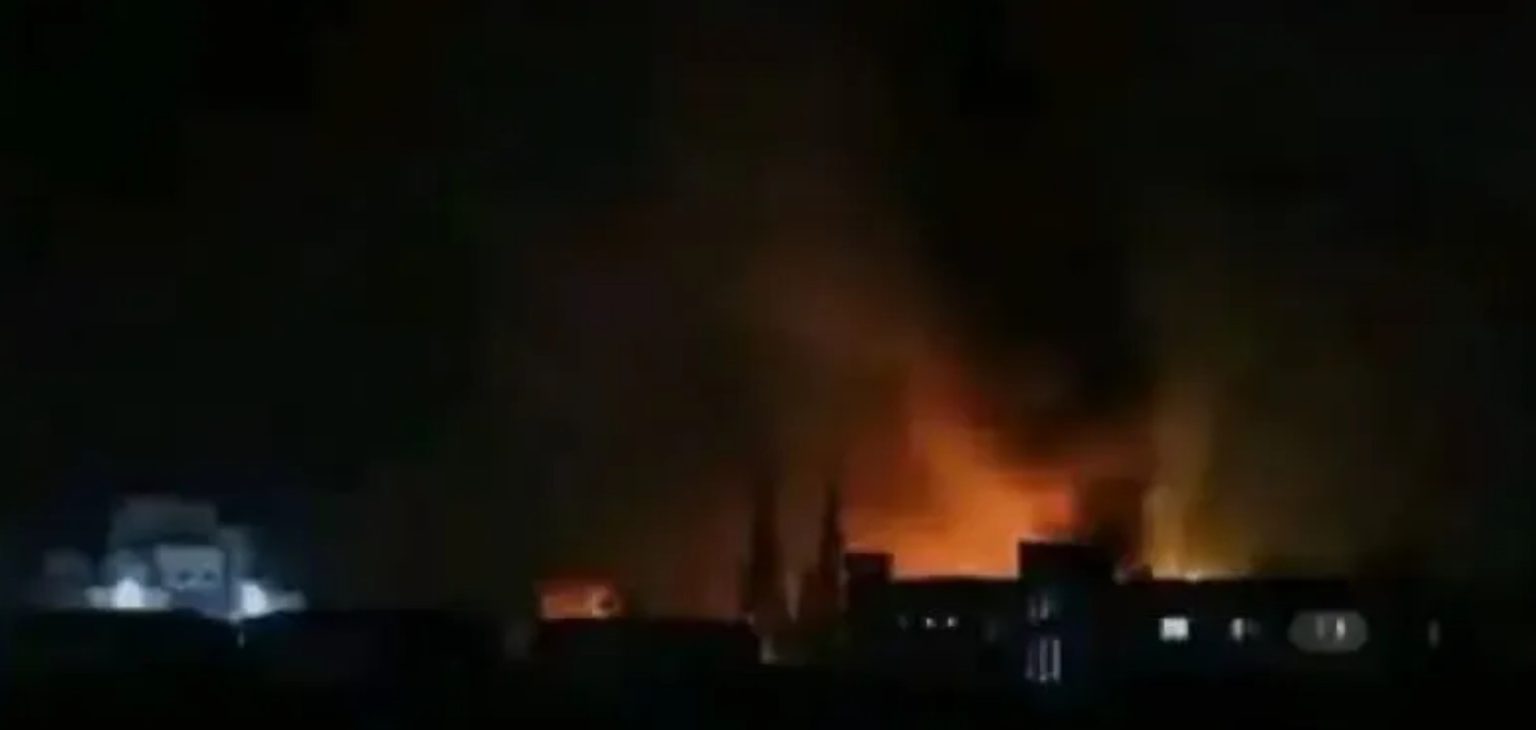 انقطاع كامل للكهرباء في الأبيض عقب هجوم بمسيّرة استهدف المحطة الرئيسية
